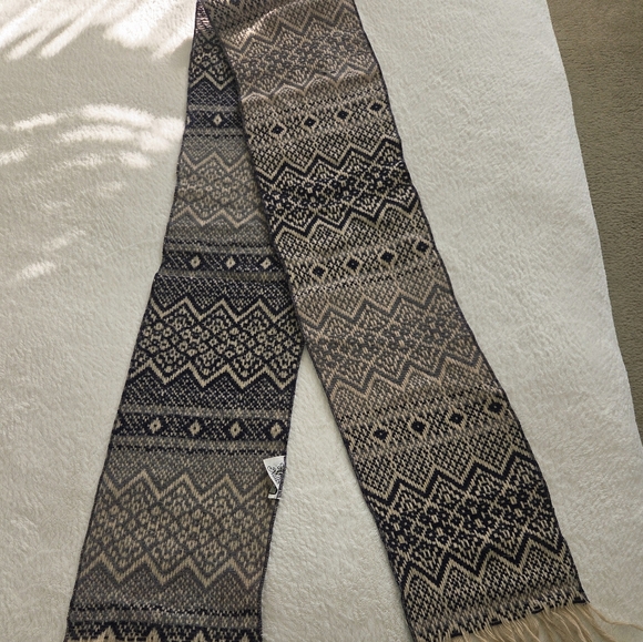 Vintage ✨️ Amana Woolen Mills Men\'s Wool Geometric Patterned Scarf